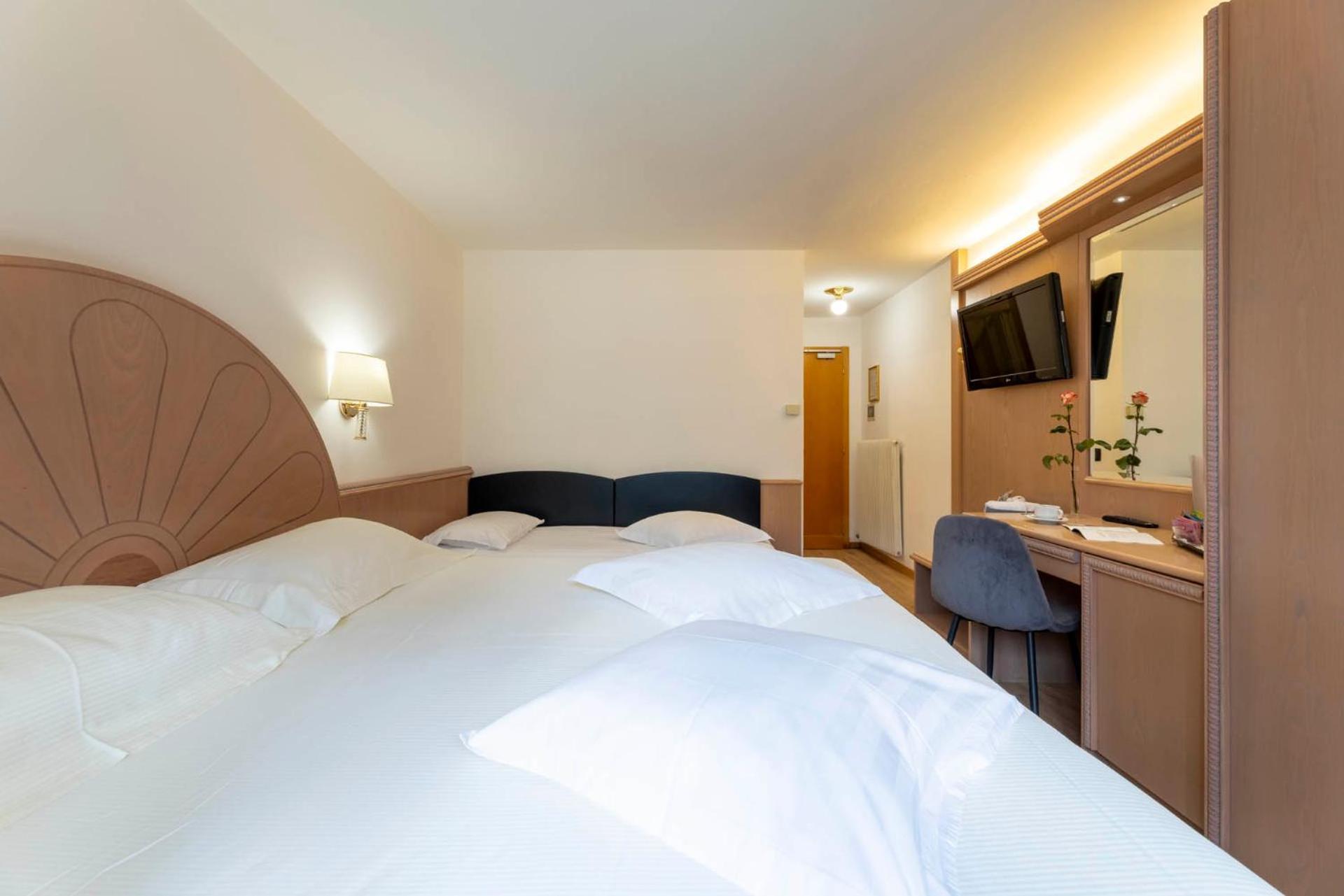 Deluxe Triple Room,1680591587:JPEG
